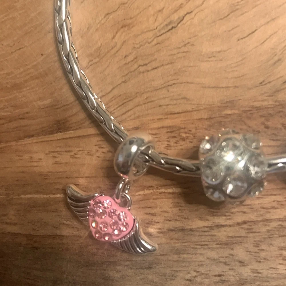 NWOT DaVinci Silver Charm Bracelet with Four Charms - Picture 4 of 14